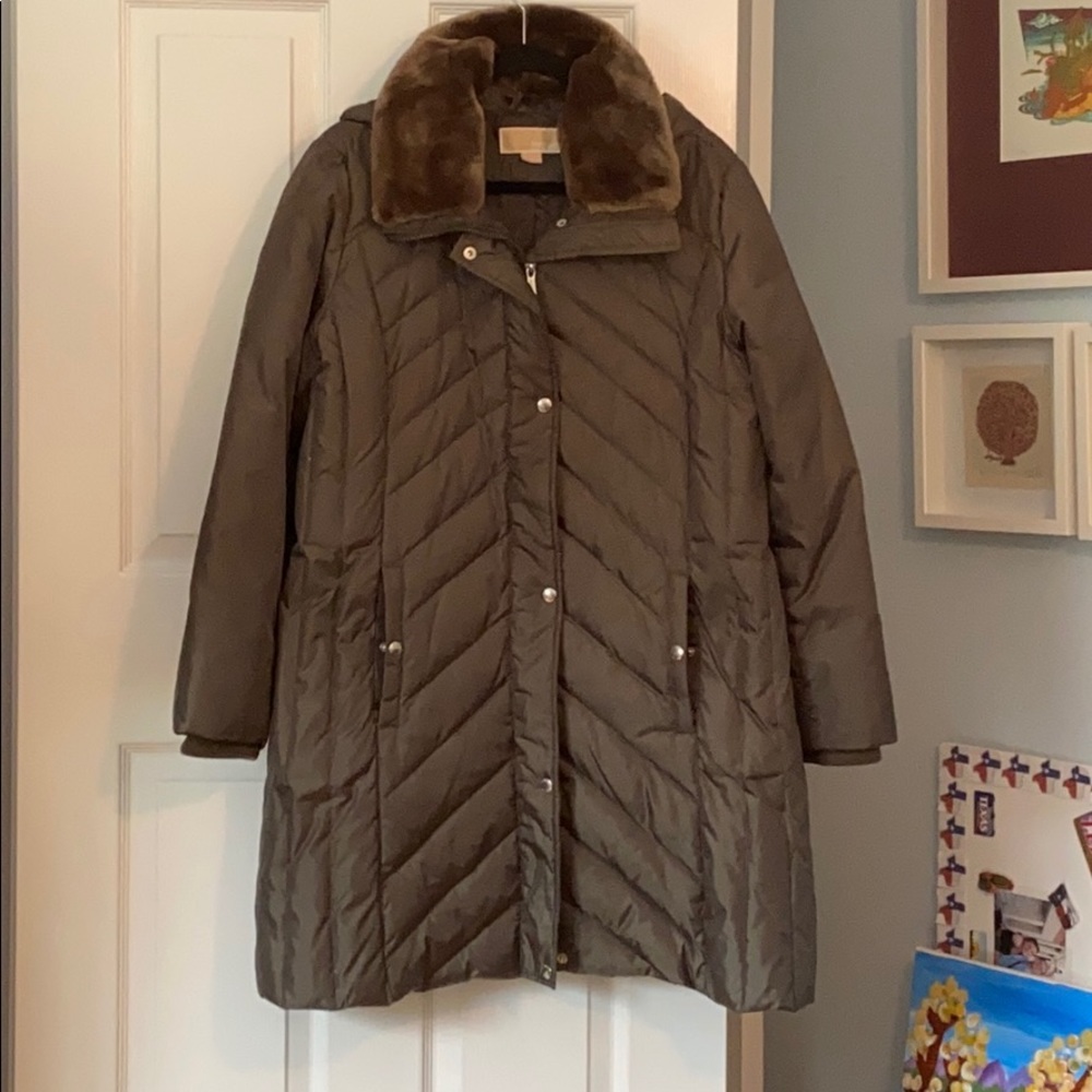 Michael Kors Olive Hooded Chevron Puffer Coat - Picture 1 of 7